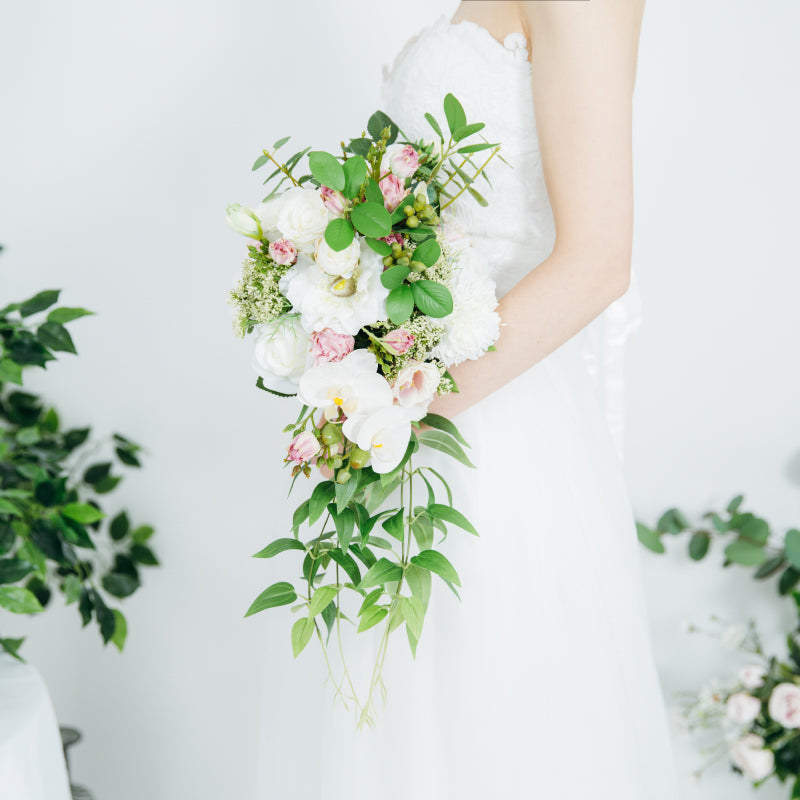 cascade wedding bouquet