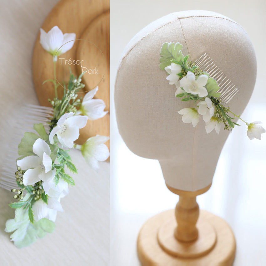 White Flower Comb