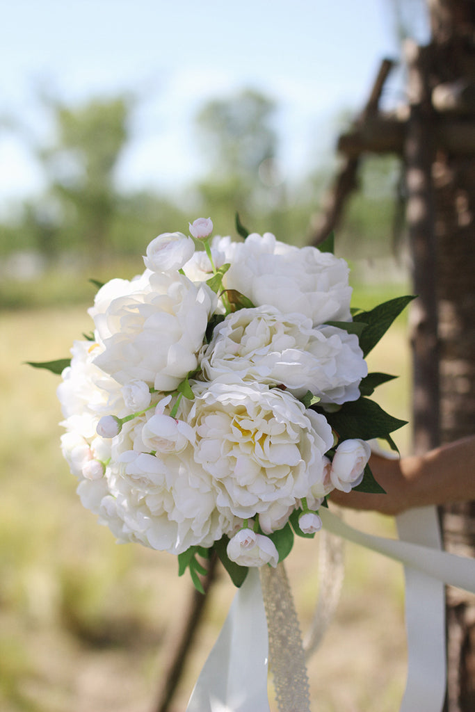 White peony bridal bouquet