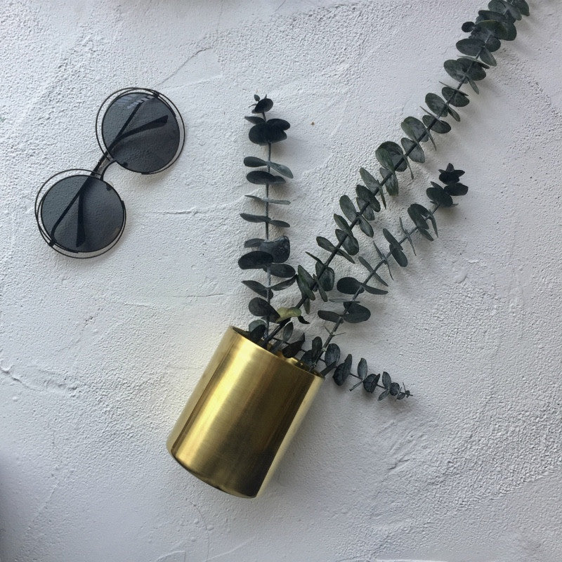 gold vase