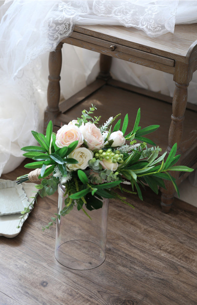 Light pink bridal bouquet